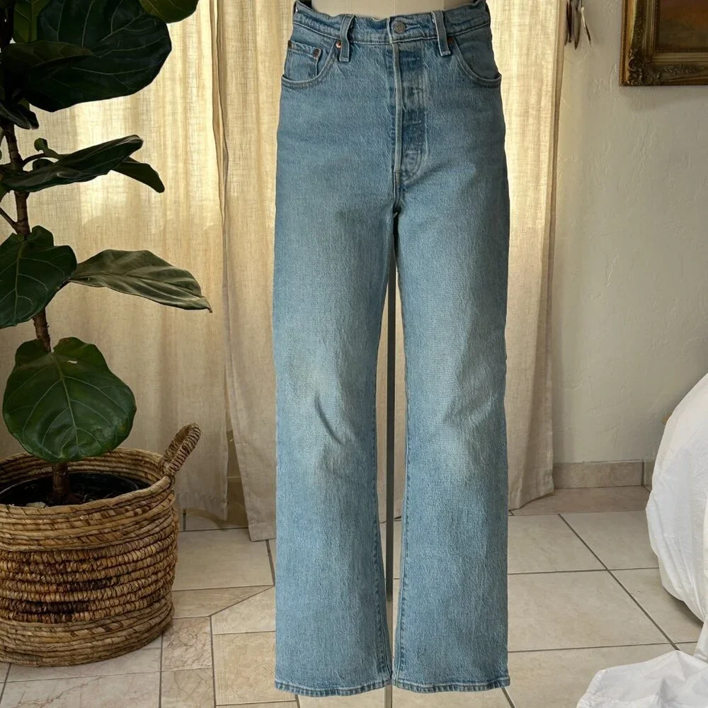 Levi's Ribcage Straight Leg Jeans - Picture 2 of 14